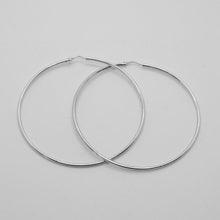 Load image into Gallery viewer, 18k white gold round circle earrings diameter 45 mm width 1.7 mm, made in Italy
