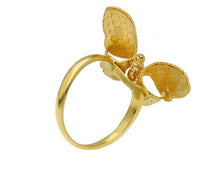 Load image into Gallery viewer, SOLID 18K YELLOW GOLD RING FINELY WORKED CENTRAL 22mm BUTTERFLY SMOOTH SATIN.
