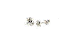 Load image into Gallery viewer, 18k white gold flat small baby girl 5mm four leaf earrings, butterfly closure.
