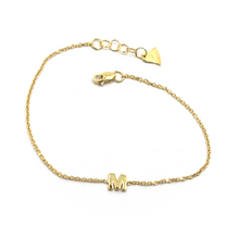 Load image into Gallery viewer, 18k yellow gold rolo thin bracelet with central small 5mm letter initial M.
