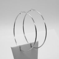 18k white gold round circle earrings diameter 45 mm width 1.7 mm, made in Italy.